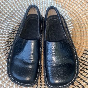Alegria DEB-531 Black Leather Tooled clog  Shoes Size 36 US 6